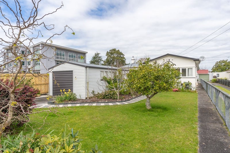 12 Frances Street, Hamilton East, Hamilton - Carousel 22