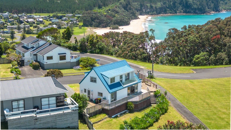 407 Onemana Drive, Onemana, Whangamatā - Carousel 2