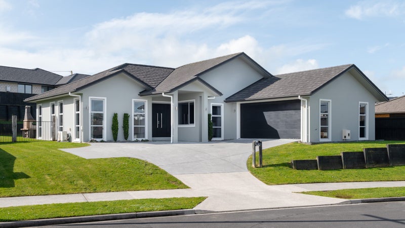 4 Glaisdale Crescent, Flagstaff, Hamilton - Carousel 1