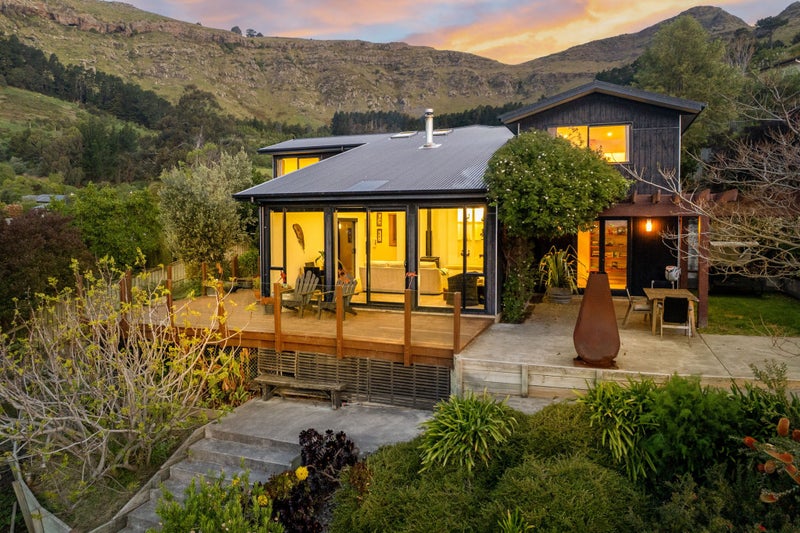 16 Morgans Valley, Heathcote Valley, Christchurch - Carousel 1