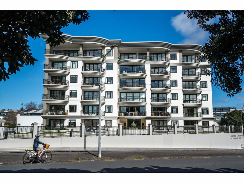 2E/118 Gladstone Road, Parnell, Auckland - Carousel 12