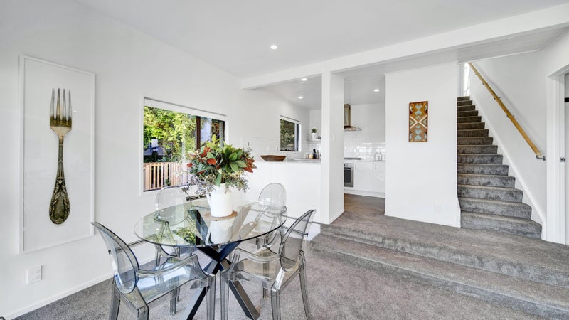 1/8 Hobday Lane, Mount Pleasant, Christchurch - Carousel 2