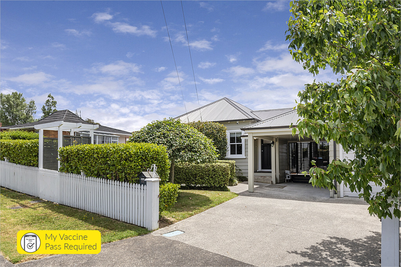 64 Uxbridge Road, Mellons Bay, Auckland - Carousel 1