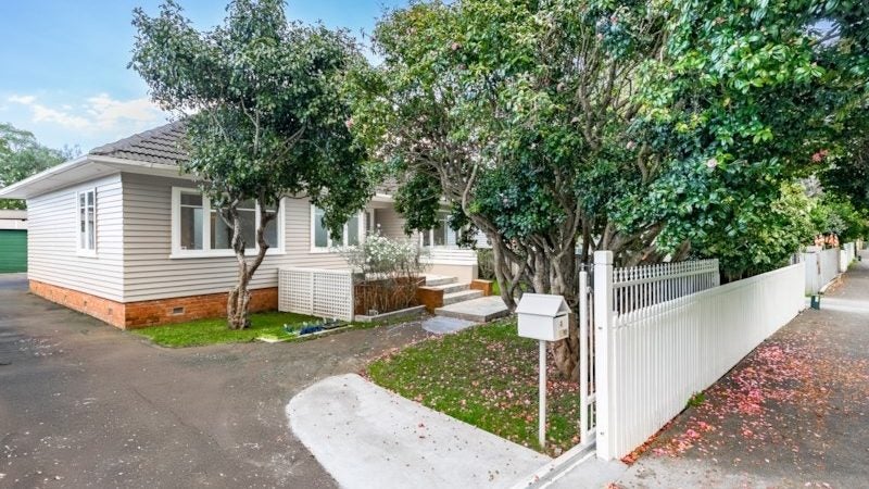 4 Grand Drive, Remuera, Auckland - Carousel 1