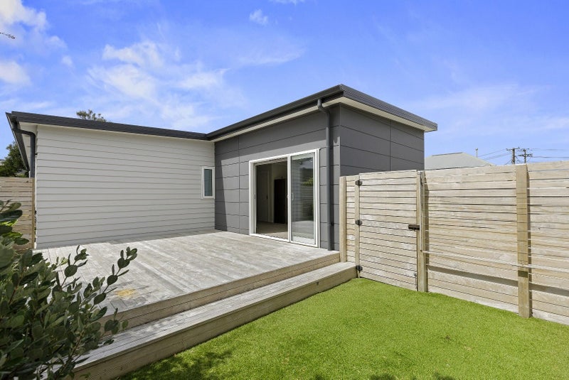 9B Richmond Street, Petone, Lower Hutt - Carousel 12