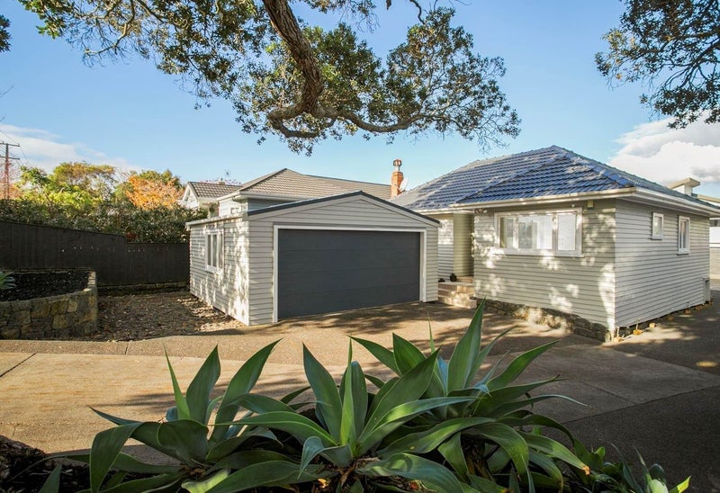 39 Tawa Road, Onehunga, Auckland - Carousel 1