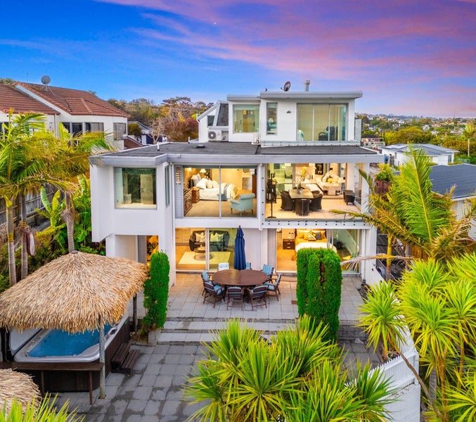 11 Hoskins Avenue, Hillsborough, Auckland - Carousel 2