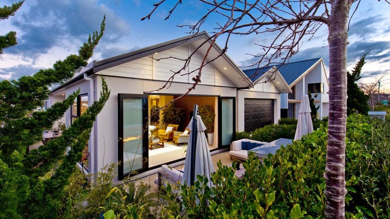 13 Tuatini Place, Long Bay, Auckland - Carousel 1