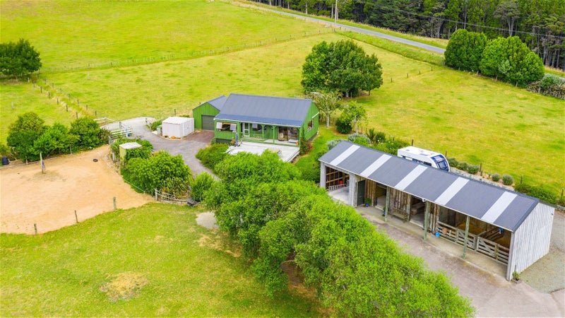 321 Muriwai Valley Road, Waimauku - Carousel 1
