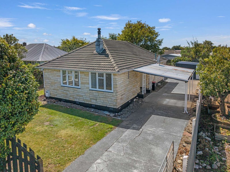 1238 Cunningham Crescent, Mayfair, Hastings - Carousel 1