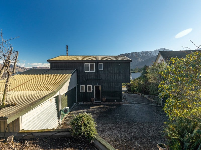 4 Cedar Drive, Kelvin Heights, Queenstown - Carousel 21