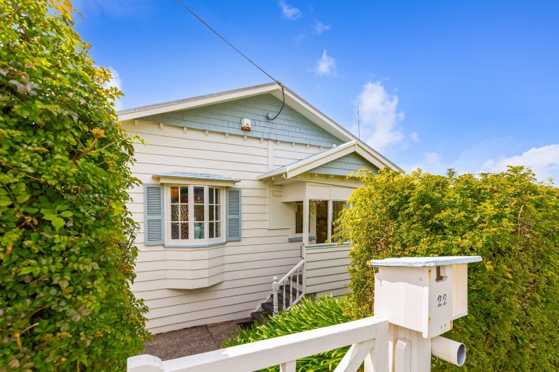 22 Merani Street, Narrow Neck, Auckland - Carousel 2