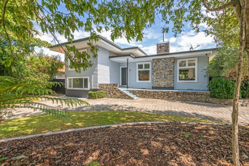 6 Hughes Avenue, Hokowhitu, Palmerston North - Carousel 1