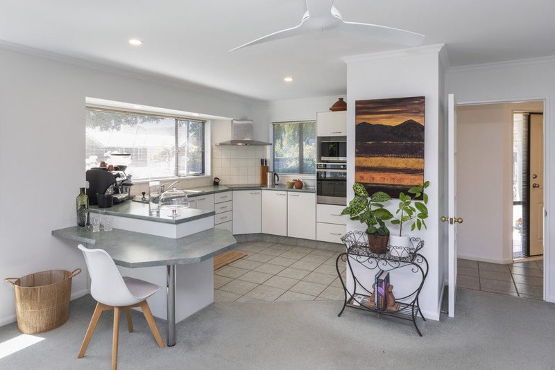 6 Berkshire Drive, Avonhead, Christchurch - Carousel 2