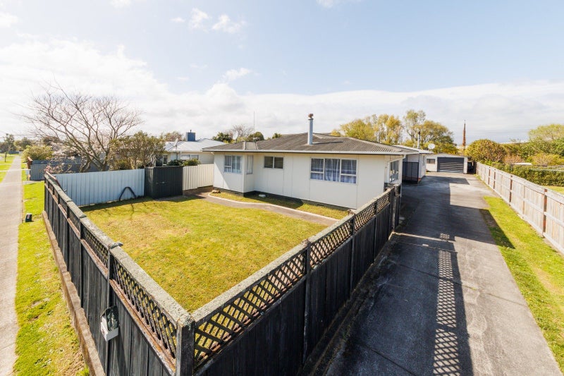 34 Geraldine Crescent, Cloverlea, Palmerston North - Carousel 1