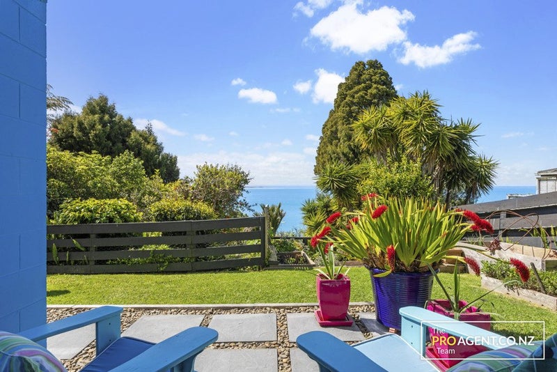 68 Kauri Point Road, Laingholm, Auckland - Carousel 1