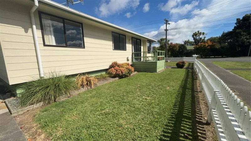 2 Turoa Road, Whanganui East, Whanganui - Carousel 1