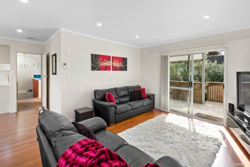 2/21 Carlisle Road, Torbay, Auckland - Carousel 2