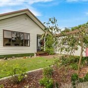 26 McLaren Place, Chedworth, Hamilton - Carousel 2