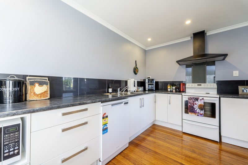 30 Till Street, South Hill, Oamaru - Carousel 2