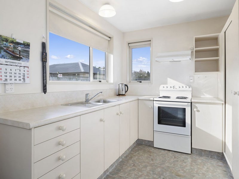 66A Law Street, Caversham, Dunedin - Carousel 2