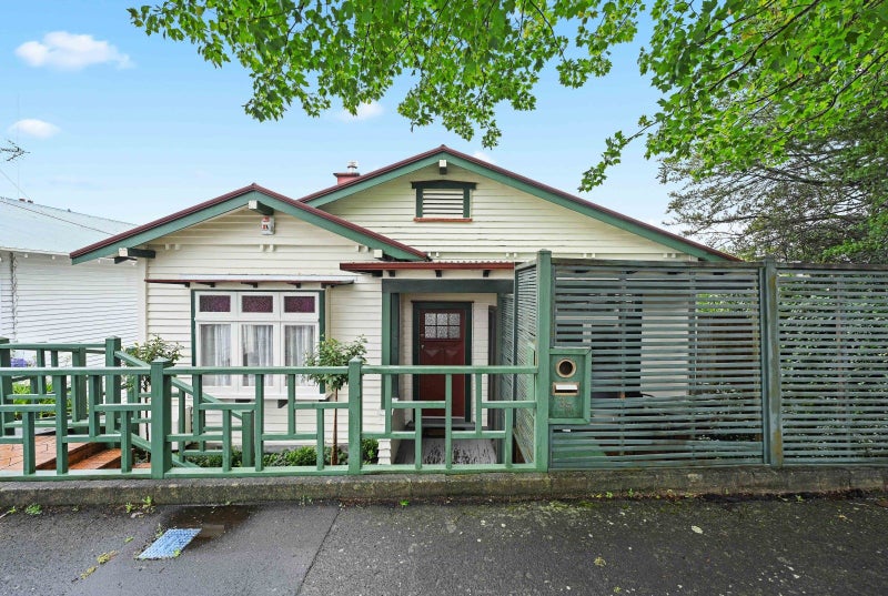 35 Thackeray Street, Hamilton Lake, Hamilton - Carousel 2