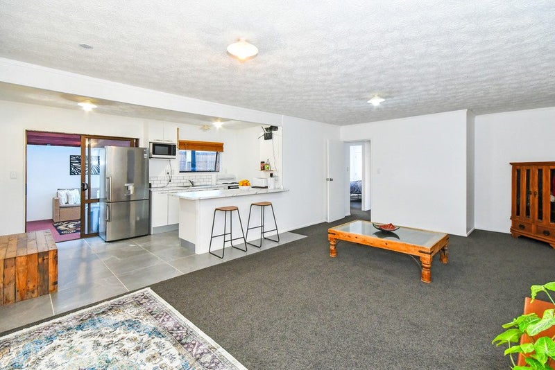 2/79 Cambridge Terrace, Papatoetoe, Auckland - Carousel 1