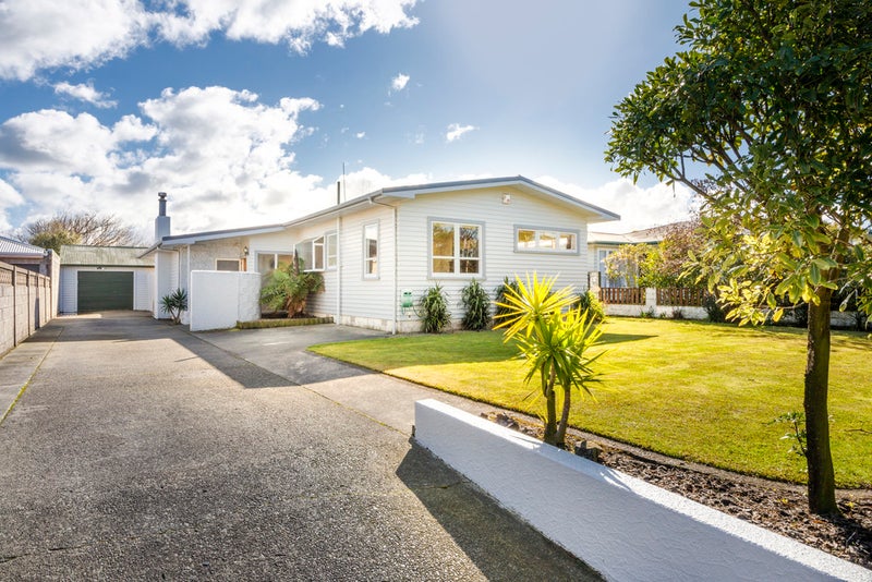 11 Anakiwa Street, Kelvin Grove, Palmerston North - Carousel 1