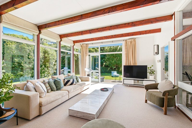 10 Mathieson Avenue, Khandallah, Wellington - Carousel 2