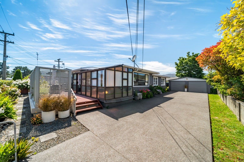 3 Karamu Crescent, Wainuiomata, Lower Hutt - Carousel 1