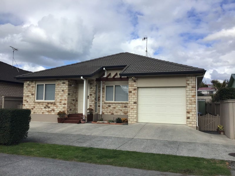 42B Bellevue Road, Brookfield, Tauranga - Carousel 1