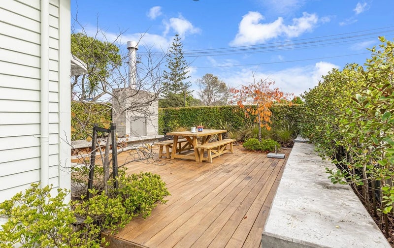 41 Hanlon Crescent, Narrow Neck, Auckland - Carousel 2