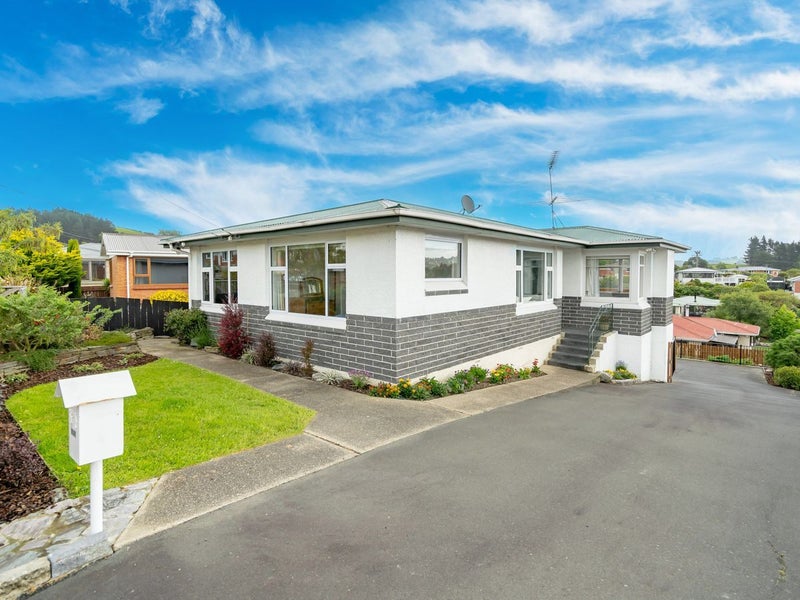 54 Elwyn Crescent, Green Island, Dunedin - Carousel 1