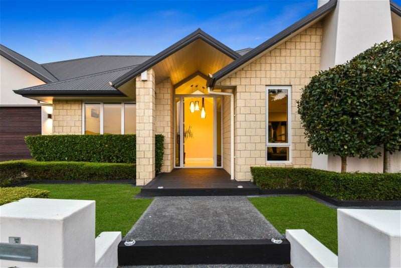 8 Connor Court, Huntington, Hamilton - Carousel 1