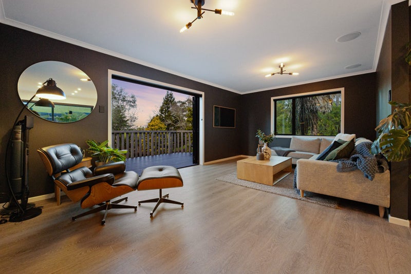 20 Laingfield Terrace, Laingholm, Auckland - Carousel 1