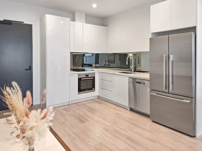 1205/8 Hereford ST, Freemans Bay, Auckland - Carousel 2