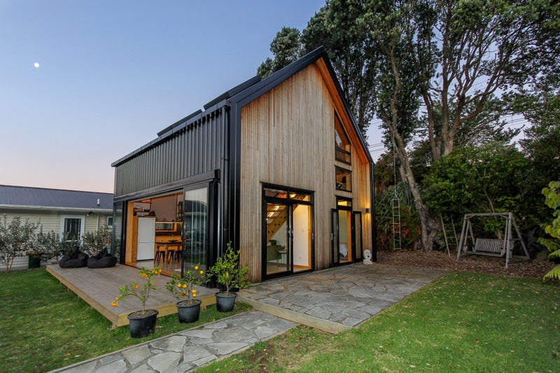 9 Junction Street, Welbourn, New Plymouth - Carousel 1