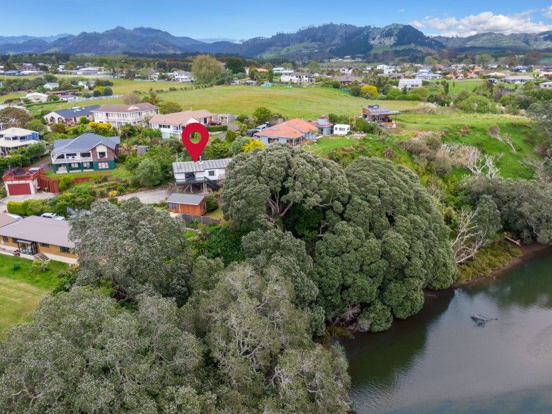 35 Pohutukawa Drive, Athenree, Katikati - Carousel 2