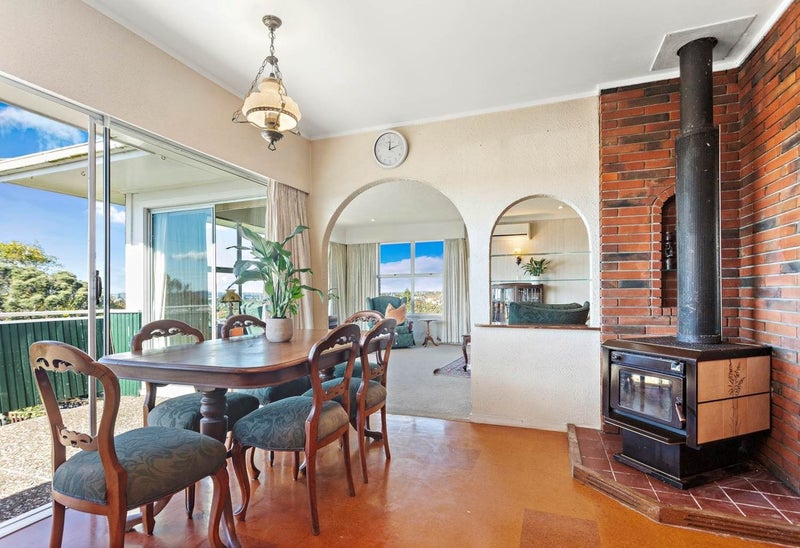 2 Wakeling Avenue, Te Atatu South, Auckland - Carousel 2