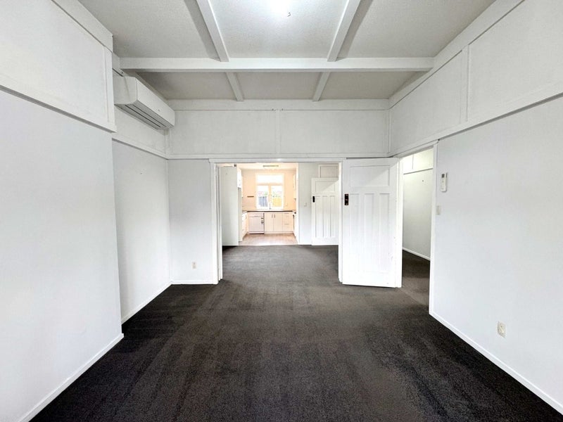 8 Te Kawa Road, One Tree Hill, Auckland - Carousel 2