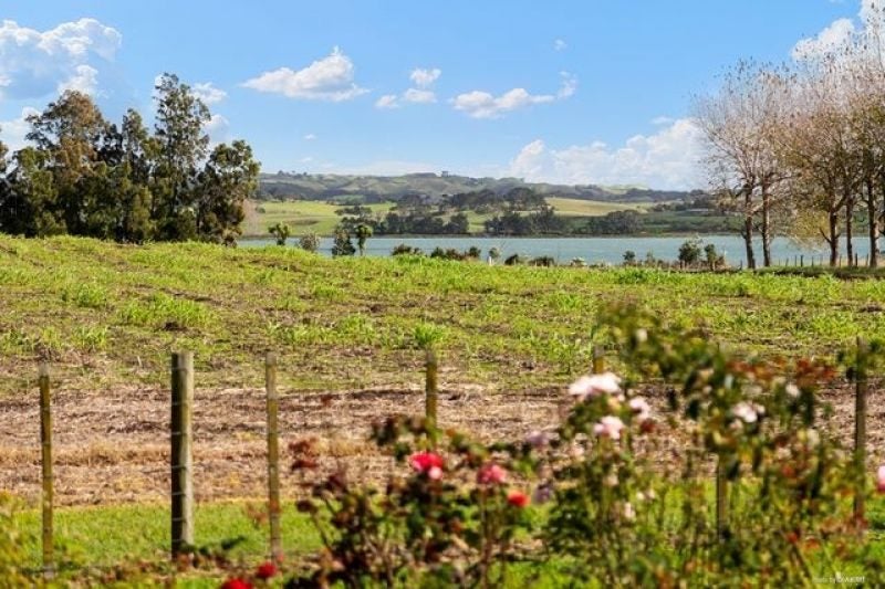 455 Glenbrook Beach Road, Waiuku - Carousel 11