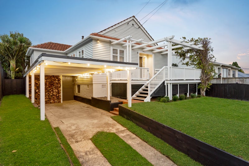 34 Kowhatu Road, One Tree Hill, Auckland - Carousel 1