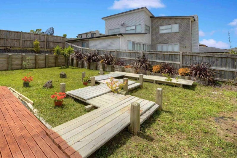 39 Harrowglen Drive, Northcross, Auckland - Carousel 9