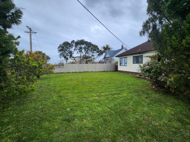 9 Wicklow Road, Narrow Neck, Auckland - Carousel 1