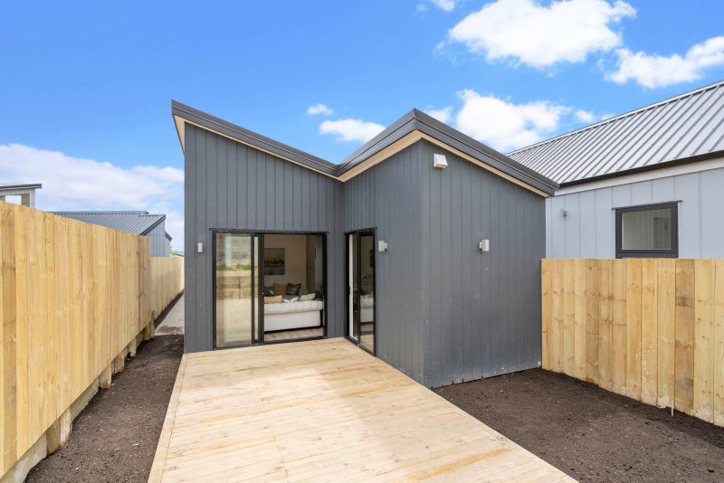 7 Biokovo Street, Massey, Auckland - Carousel 2