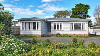 57 Pembroke Street, Papatoetoe, Auckland - Carousel 1