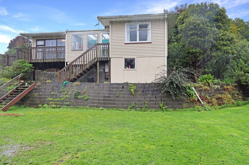 182 Park Road, Belmont, Lower Hutt - Carousel 1