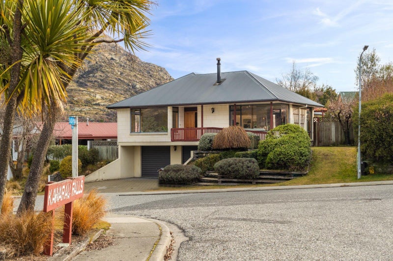 8 Remarkables Crescent, Frankton, Queenstown - Carousel 1