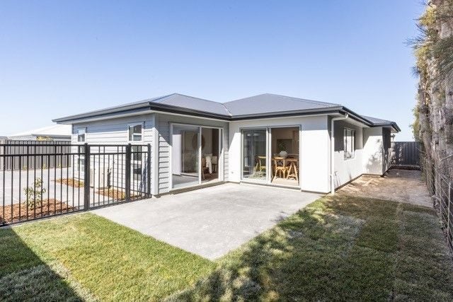 45 Wai Whatu Street, Meeanee, Napier - Carousel 1