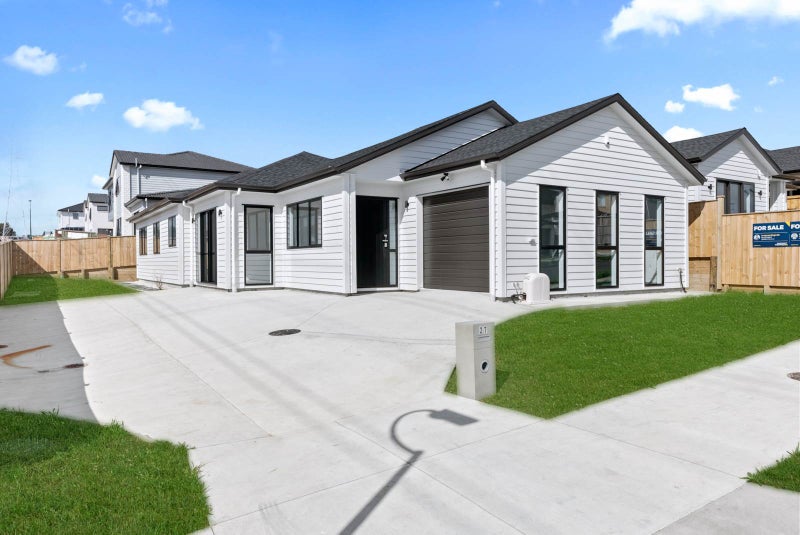 27 Cloonlyon Drive, Flat Bush, Auckland - Carousel 1